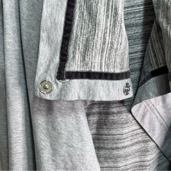 LULULEMON Savasana Wrap Cardigan Jacket Size 4 - Picture 4 of 12